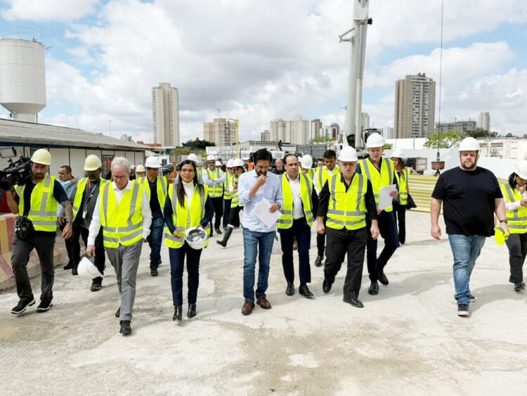 Prefeito Ricardo Nunes visita obras do BRT Aricanduva e da estação Aricanduva do Metrô