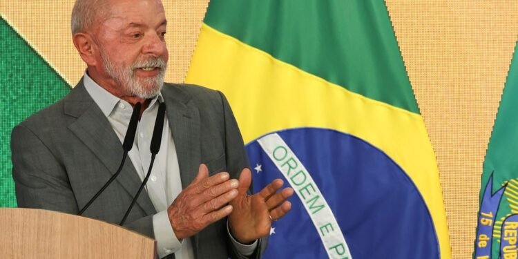 Após vitória nas urnas, Lula vai retomar viagens internacionais