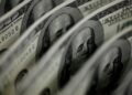 Dólar sobe 8,21%, e bolsa cai 13,88% após reeleição de Lula