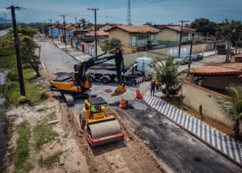 Governo de SP amplia obras na Padre Manoel da Nóbrega para melhorar acessos e segurança no litoral