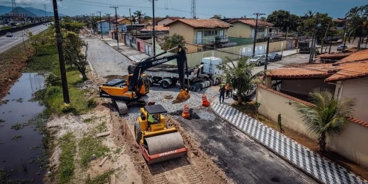 Governo de SP amplia obras na Padre Manoel da Nóbrega para melhorar acessos e segurança no litoral