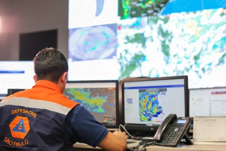 Governo de SP cria novo nível de alerta para antecipar resposta a eventos extremos via Operação El Niño - Agência SP, a agência de notícias de São Paulo