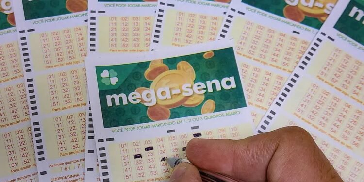 Mega-Sena acumula novamente e prêmio vai a R$ 320 milhões