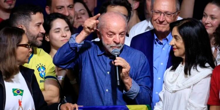 Motta e Alcolumbre, líderes do Congresso Nacional, parabenizam Lula