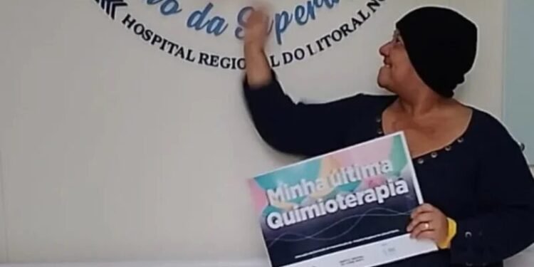 Paciente com câncer de mama conta como enfrentou o tratamento: ‘O acolhimento foi minha inspiração’