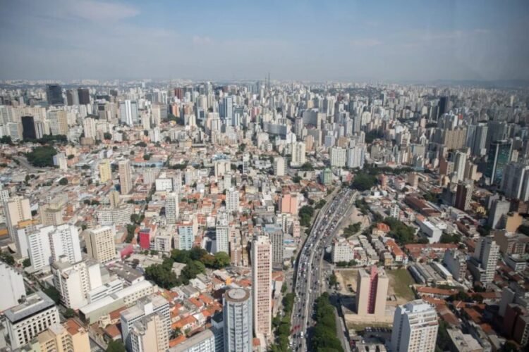 Previsão do tempo para sábado (17), em SP: redução das chuvas e temperaturas amenas - Agência SP, a agência de notícias de São Paulo