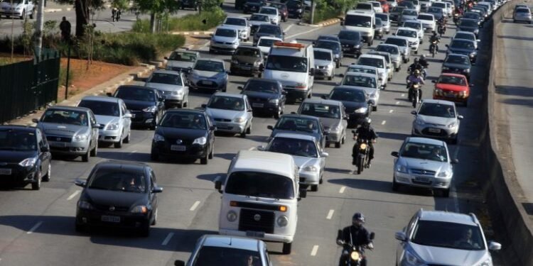 Rodovias concedidas de SP devem receber quase 20 mi de veículos neste feriado, indica ARTESP