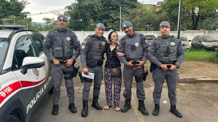 ‘Se não fossem eles, eu não estaria aqui’, agradece mulher salva por policiais em incêndio na Zona Norte de SP
